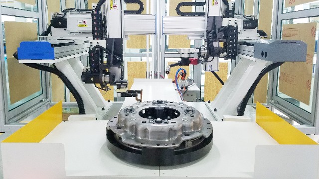 汽車離合器壓盤立式平衡機(jī)，可提升離合器壓盤質(zhì)量